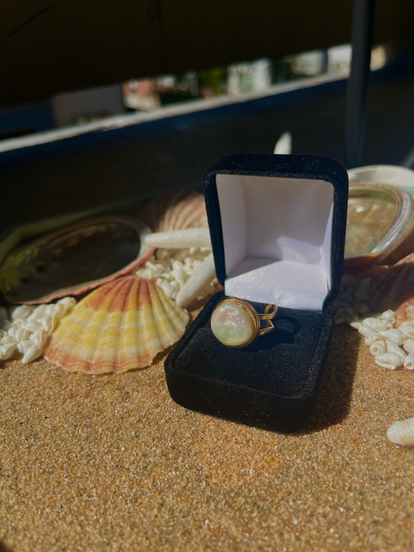 Gold pearl ring