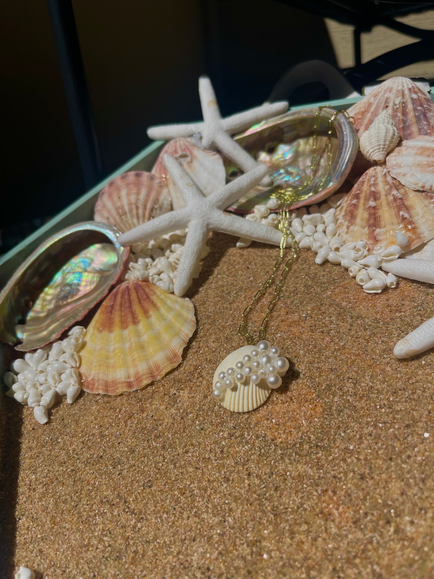 Seashell and pearl Gold necklace