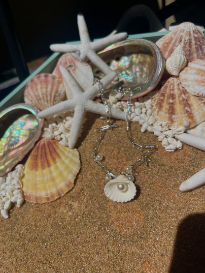 Seashell and pearl silver necklace